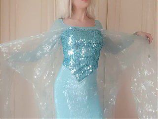 The beautiful Queen Elsa is more beautiful without clothes