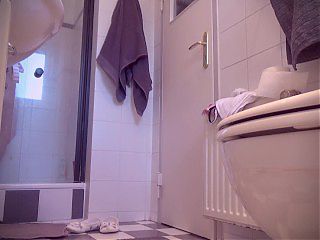 MUST SEE! 18yo Stepsister - Real bathroom hidden cam - pee, shower, lotion